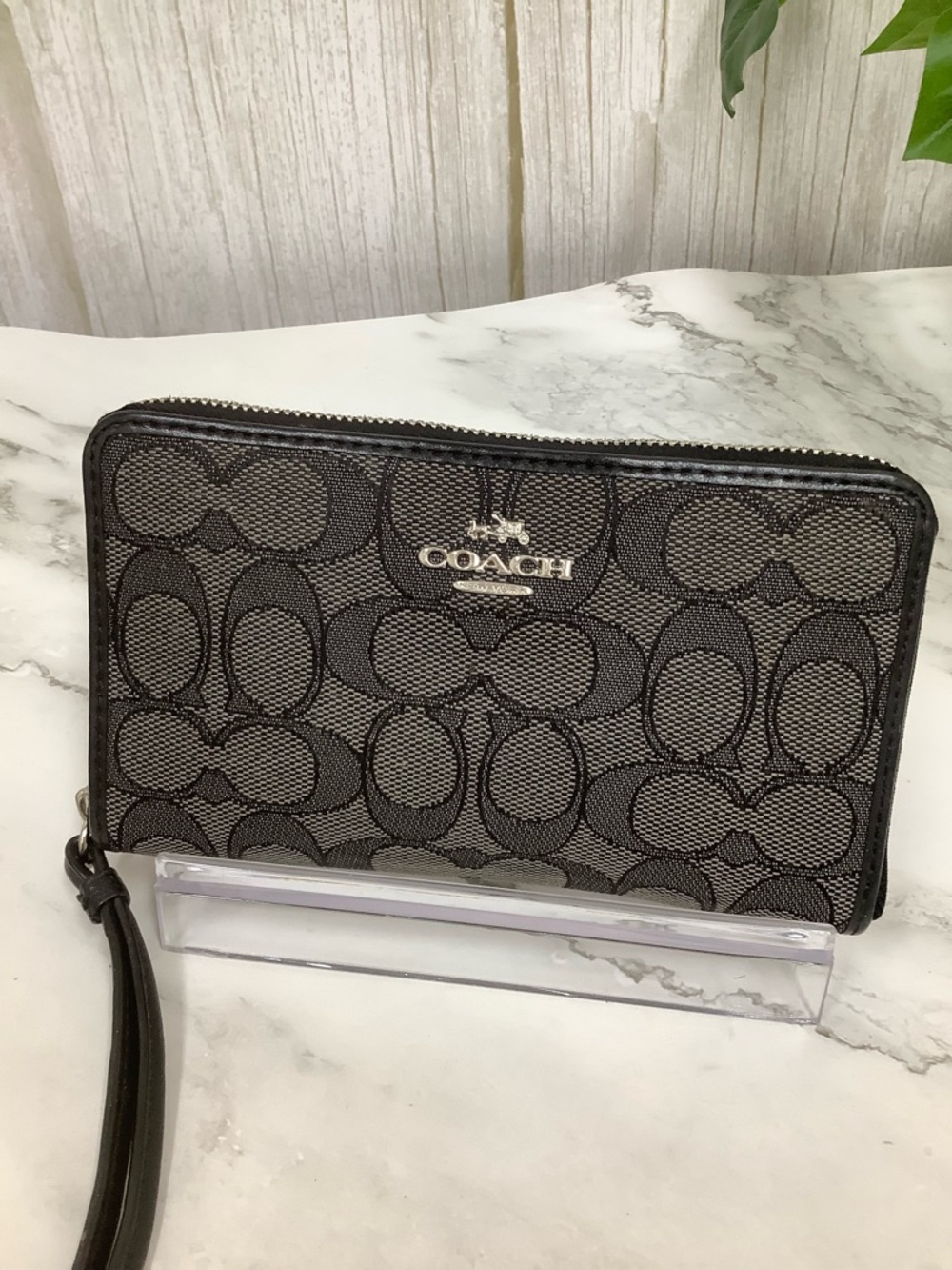 GUC Coach Black Double the corner Signature C Zip Wallet Wristlet
